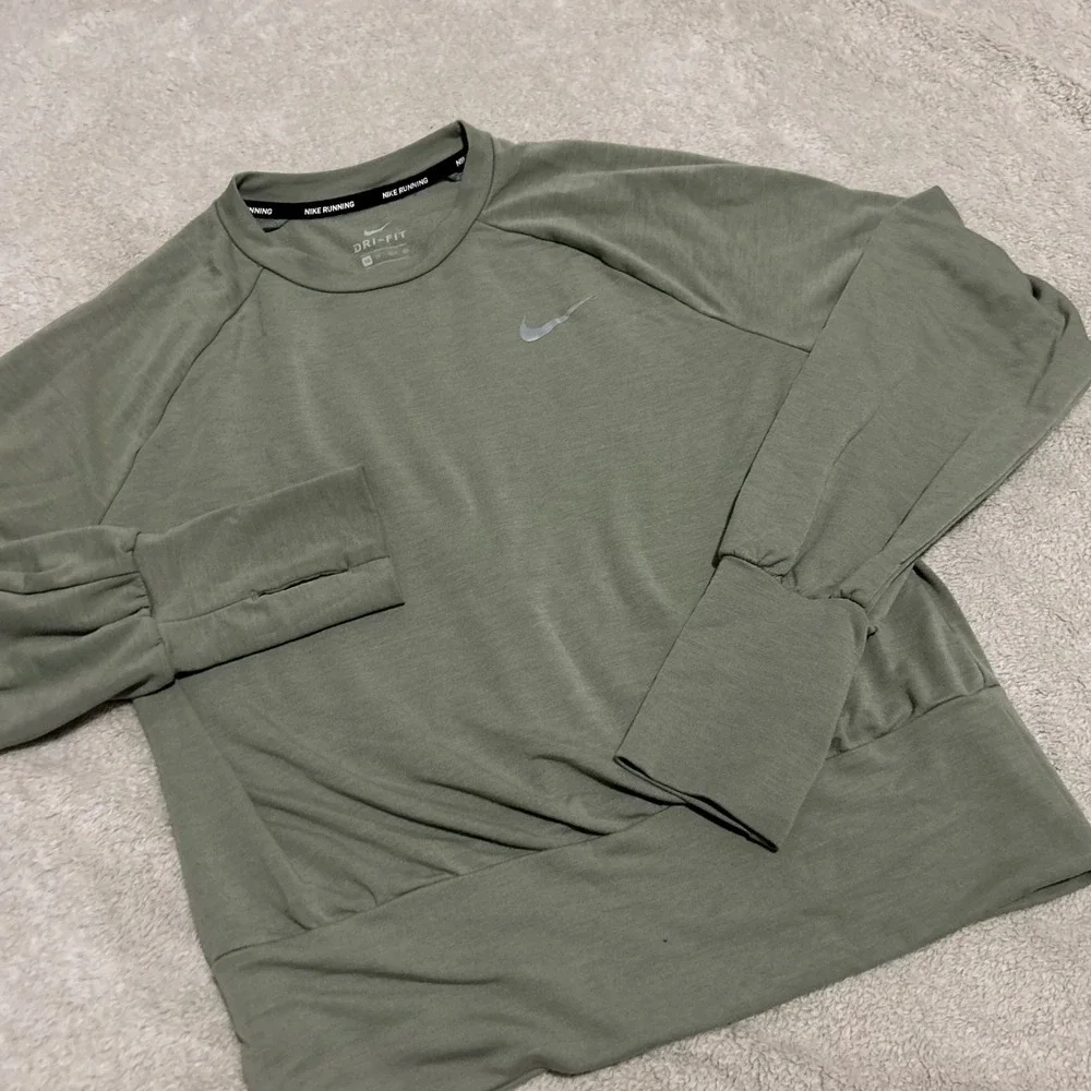 Nike Running Dri-FIT Top Womens XS Olive Green Thumbhole Long Sleeve 0585